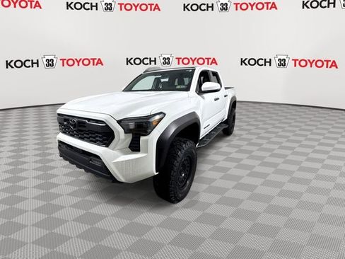 New 2025 Toyota Tacoma TRD Off-Road image 2
