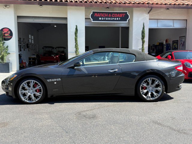 Used 2013 Maserati GranTurismo Convertible RWD image 2