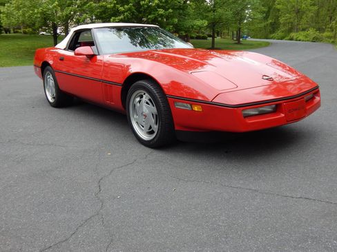 Used 1988 Chevrolet Corvette Convertible RWD image 65