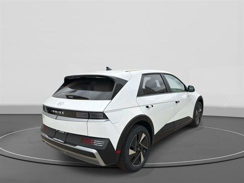 New 2026 Hyundai Ioniq 5 SE RWD image 4