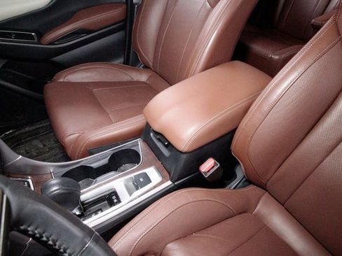 Used 2019 Subaru Ascent Touring w/ Popular Package #3 image 10