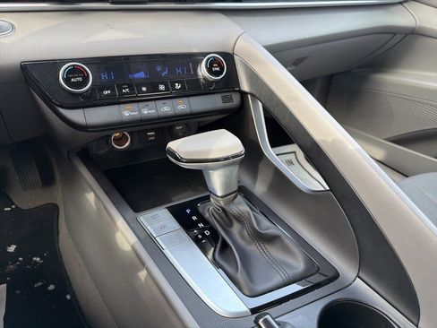 Certified 2023 Hyundai Elantra SEL image 25