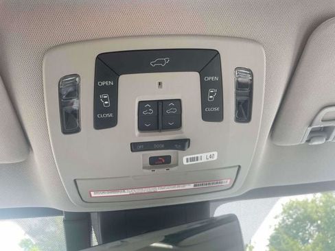 Used 2023 Toyota Sienna Limited AWD/4WD image 35