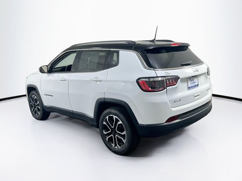 Used 2022 Jeep Compass Limited AWD/4WD image 7