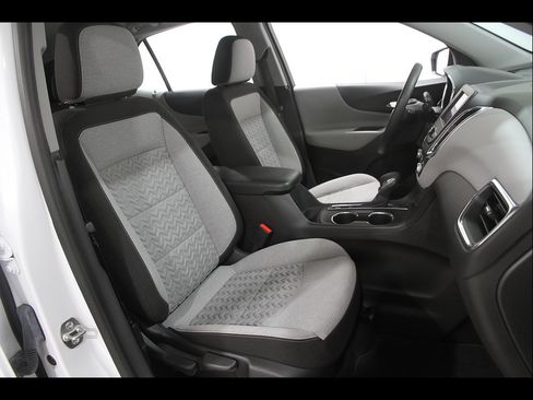 Certified 2024 Chevrolet Equinox LS AWD/4WD image 16