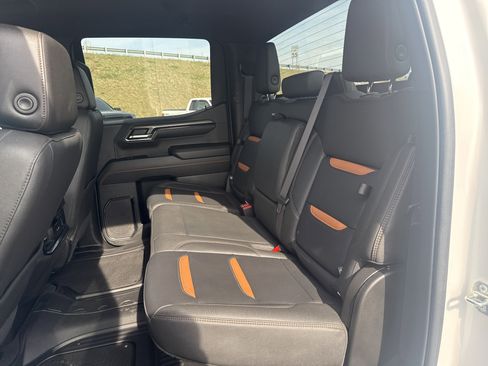 Used 2023 GMC Sierra 1500 AT4 image 13