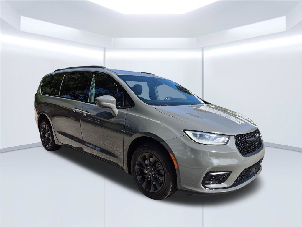 Used 2021 Chrysler Pacifica Limited w/ S Appearance Package AWD/4WD image 9