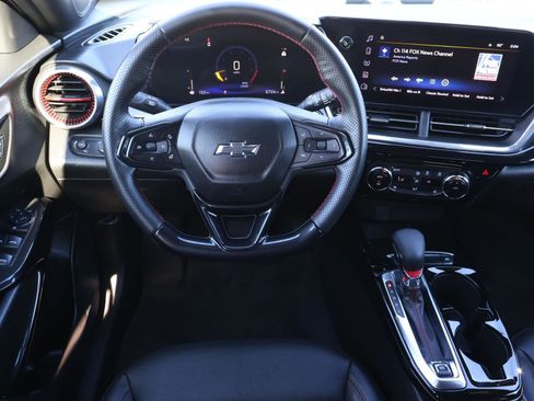 Used 2024 Chevrolet Trax RS image 9
