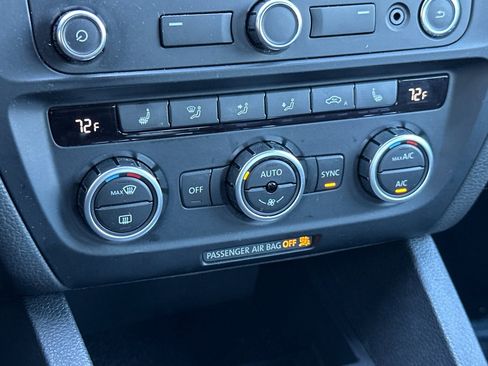 Used 2013 Volkswagen Jetta GLI image 19