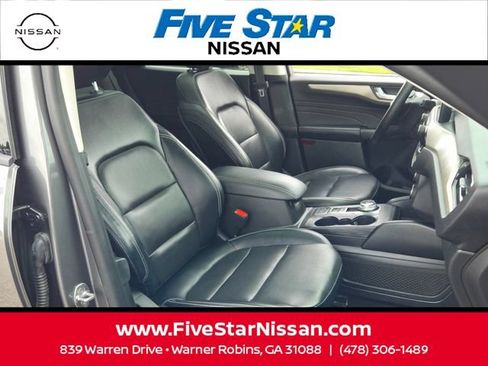 Used 2021 Ford Escape SEL w/ Technology Package FWD image 17