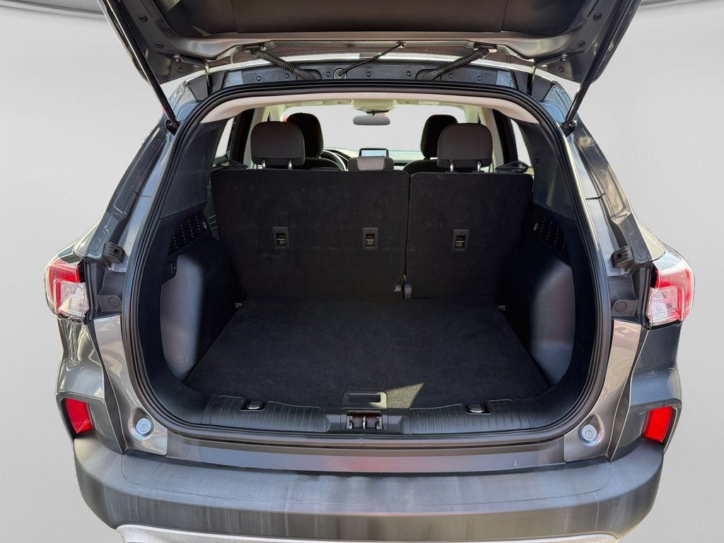 Used 2022 Ford Escape SE FWD image 19