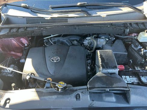 Used 2017 Toyota Highlander Limited image 8