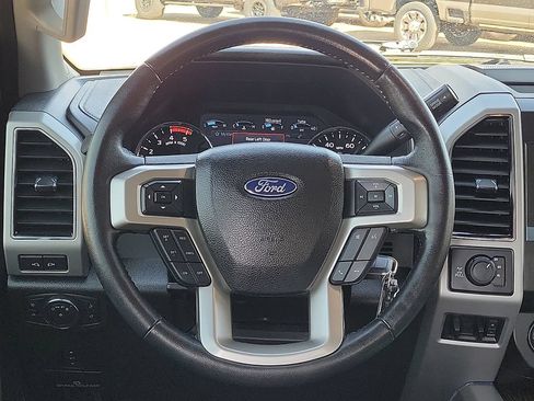 Used 2021 Ford F250 Lariat w/ Lariat Value Package AWD/4WD image 18