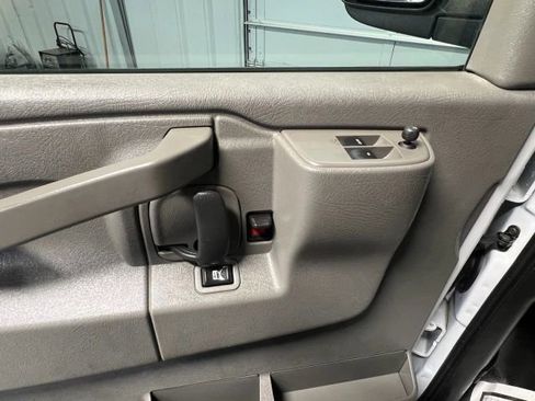 Used 2020 Chevrolet Express 2500 w/ Enhanced Convenience Package image 6