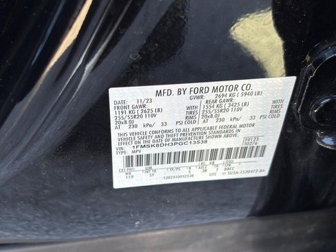 Used 2023 Ford Explorer XLT w/ Equipment Group 202A AWD/4WD image 17