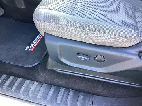 Used 2020 Ford F150 XLT image 10