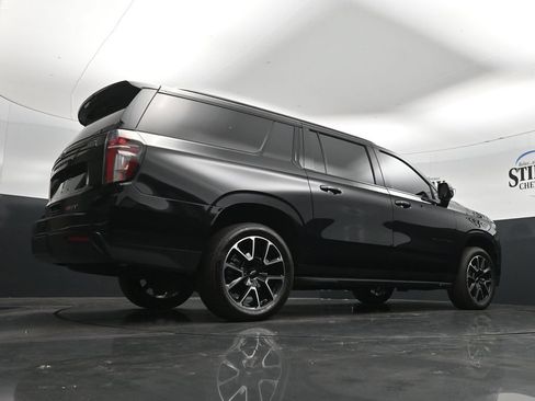 Used 2024 Chevrolet Suburban RST w/ Luxury Package RWD image 32