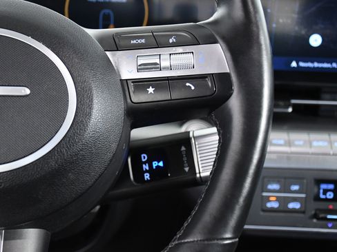 Used 2024 Hyundai Kona Limited image 13