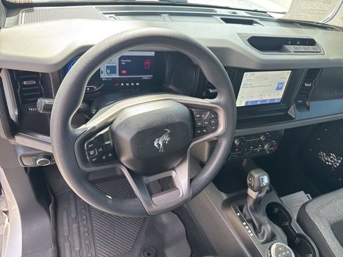 Used 2022 Ford Bronco 2-Door AWD/4WD image 11