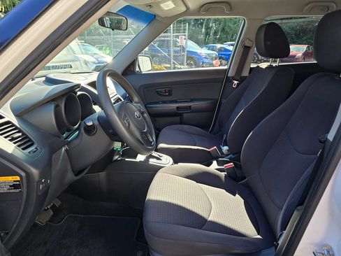Used 2013 Kia Soul FWD image 8