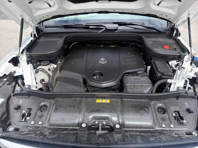 Used 2024 Mercedes-Benz GLS 450 4MATIC image 25