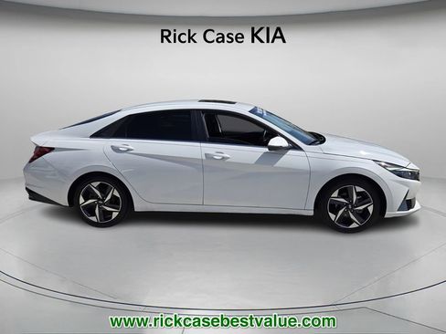 Used 2023 Hyundai Elantra Limited image 4