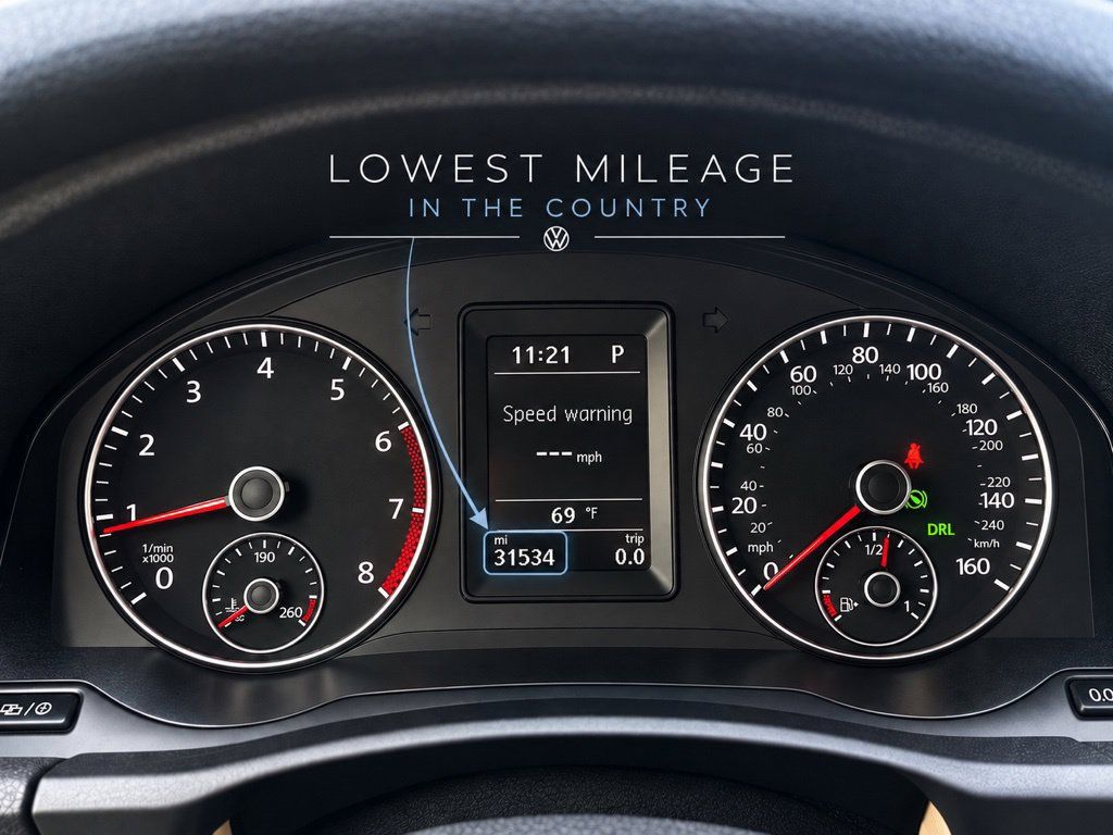 Used 2015 Volkswagen Eos Executive FWD image 3