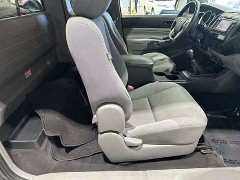 Used 2015 Toyota Tacoma 2WD Access Cab w/ Convenience Package image 13
