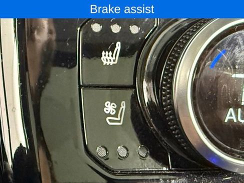 Used 2023 Toyota Highlander Limited image 22