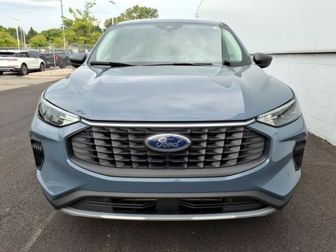 Used 2024 Ford Escape Active w/ Tech Pack #1 AWD/4WD image 2