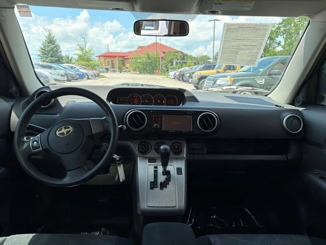Used 2012 Scion xB FWD image 7