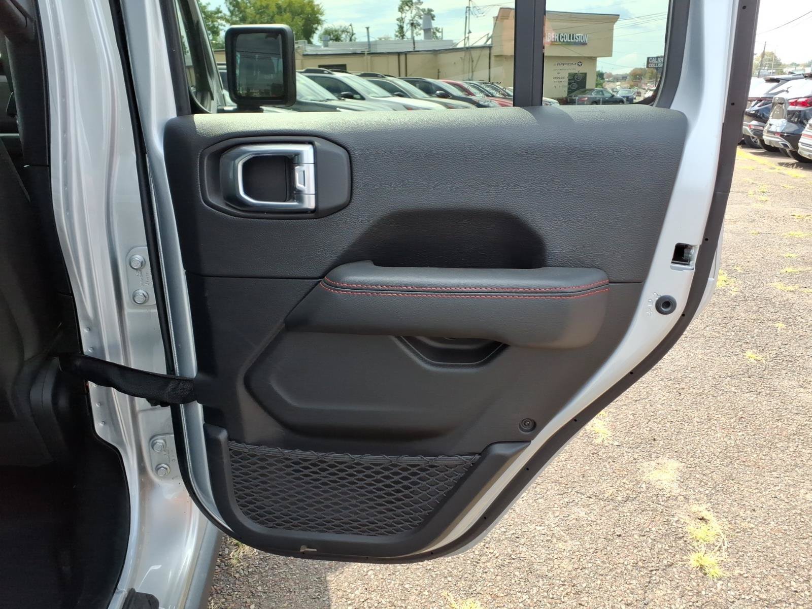 Used 2022 Jeep Gladiator Rubicon w/ LED Lighting Group AWD/4WD image 26