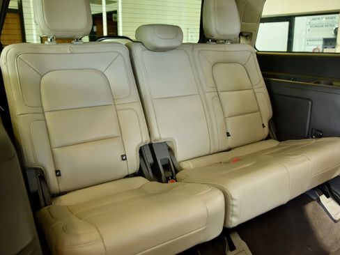 Used 2023 Lincoln Navigator Reserve AWD/4WD image 25