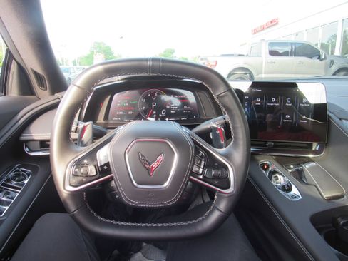 Used 2025 Chevrolet Corvette Stingray Preferred Conv w/ Stealth Interior Trim Package RWD image 19