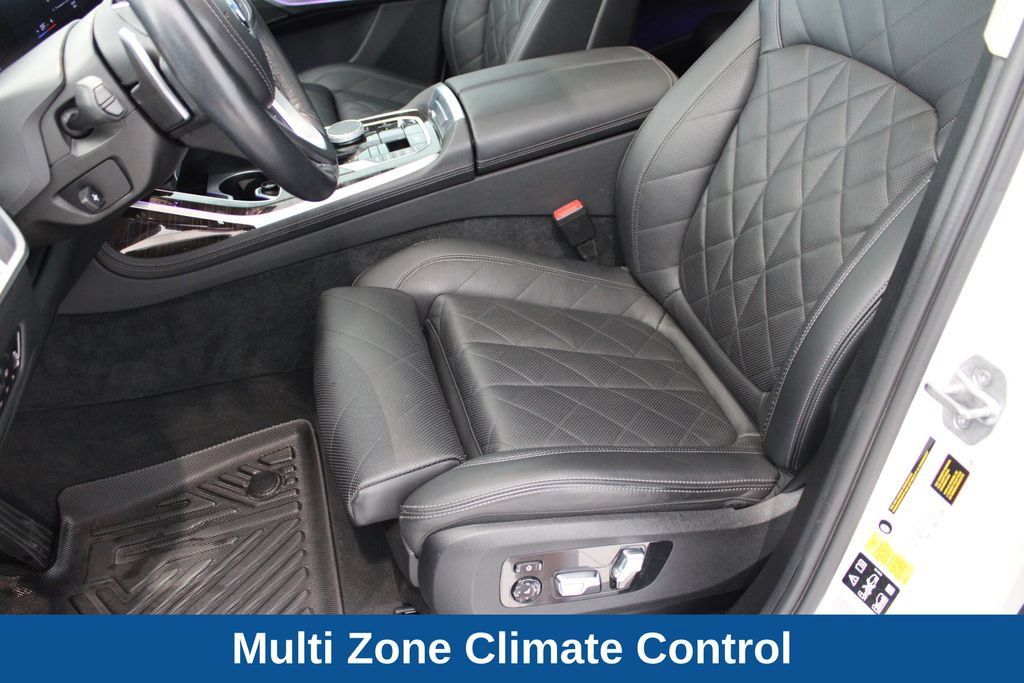 Used 2023 BMW X7 xDrive40i AWD/4WD image 11