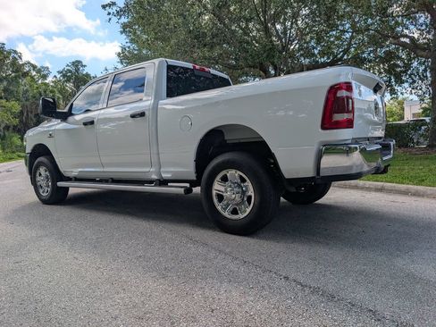 Used 2024 RAM 2500 Tradesman w/ Chrome Appearance Group AWD/4WD image 6