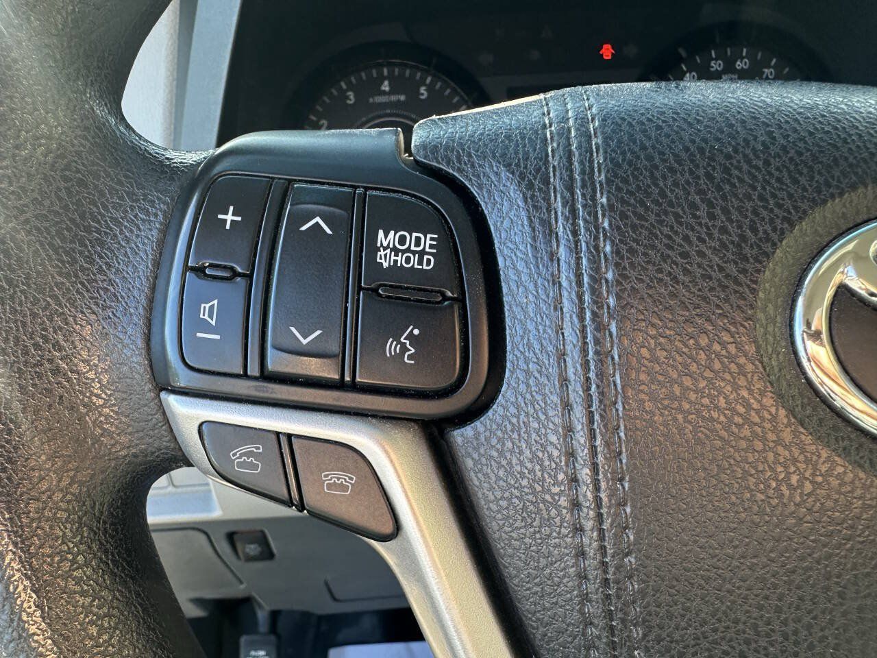 Used 2017 Toyota Sienna LE AWD/4WD image 11