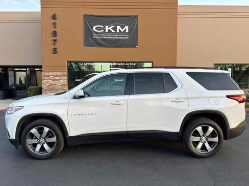 Used 2019 Chevrolet Traverse LT w/ LT Premium Package image 5