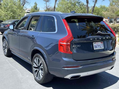 Used 2021 Volvo XC90 T5 Momentum AWD/4WD image 2