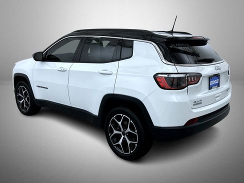 Certified 2025 Jeep Compass Limited image 7