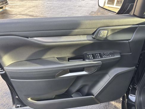 New 2025 Ford Ranger Lariat w/ Black Appearance Package image 11