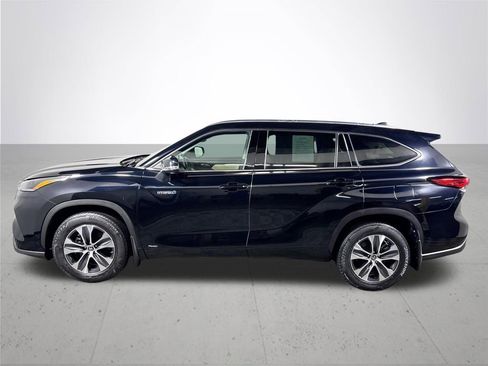 Used 2021 Toyota Highlander XLE image 9