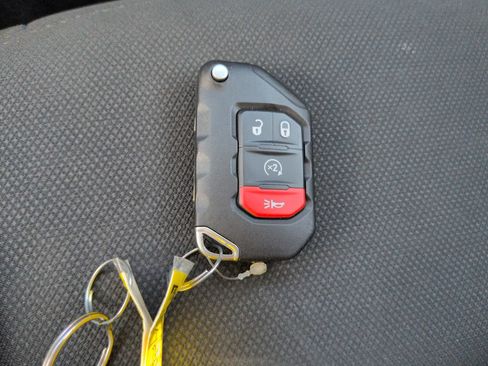 Used 2021 Jeep Gladiator Sport AWD/4WD image 27