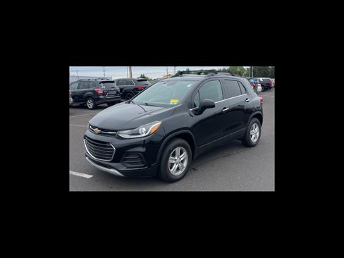 Used 2020 Chevrolet Trax LT w/ LT Convenience Package AWD/4WD image 1