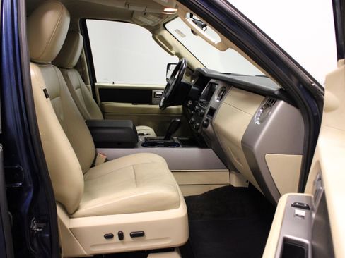 Used 2017 Ford Expedition EL XLT w/ Equipment Group 202A AWD/4WD image 16