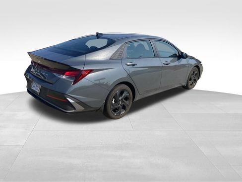 Used 2026 Hyundai Elantra Sport FWD image 17
