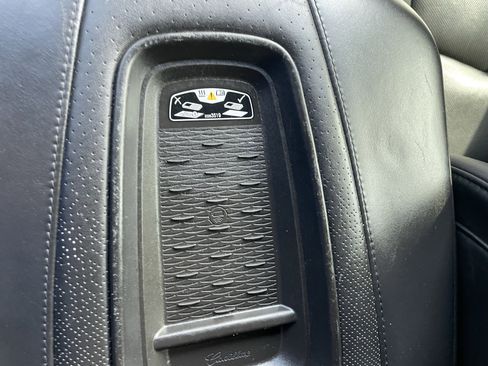 Used 2016 Cadillac Escalade Platinum image 27