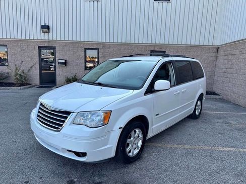 Used 2008 Chrysler Town & Country Touring image 1