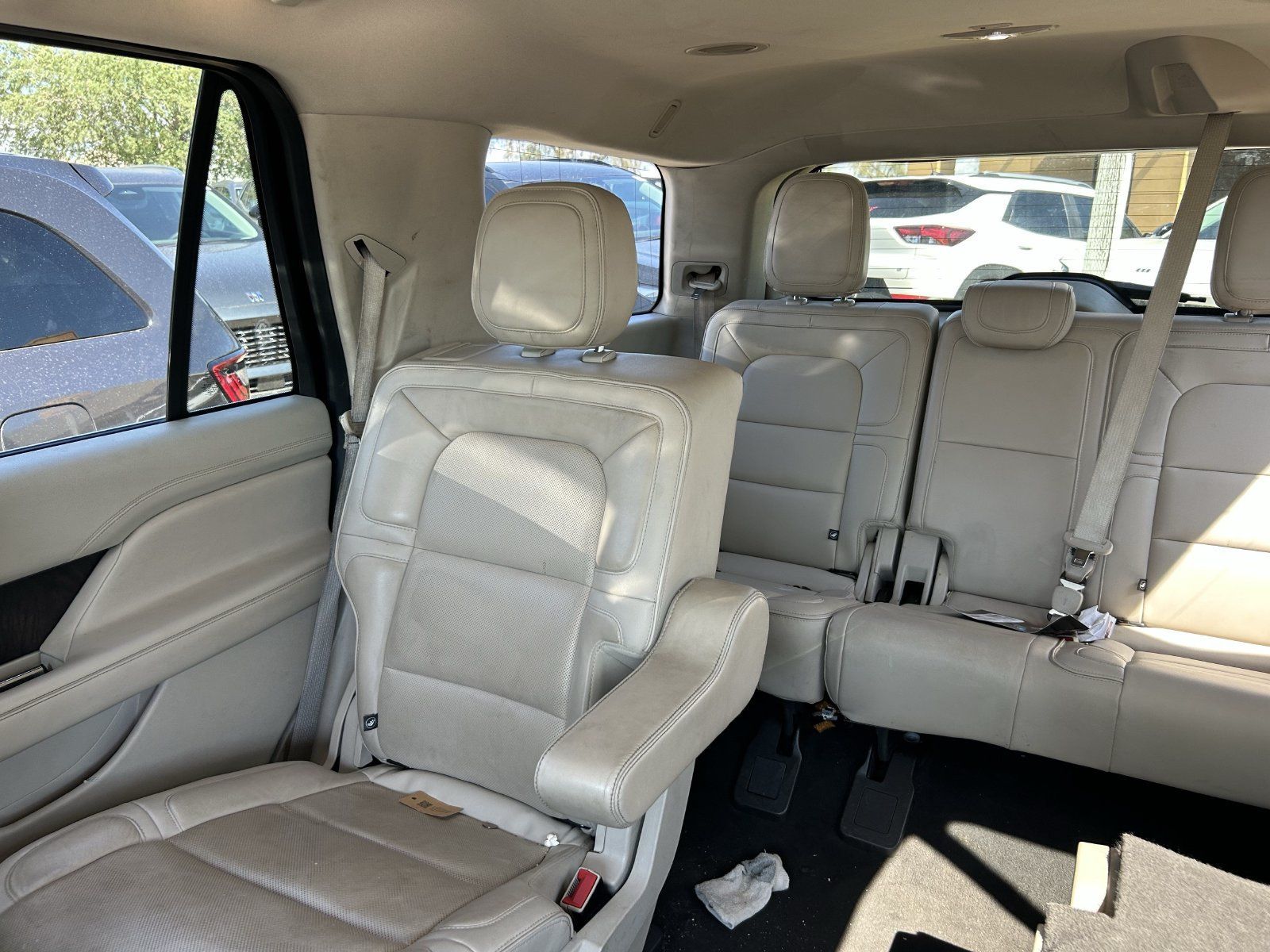 Used 2018 Lincoln Navigator Select RWD image 12