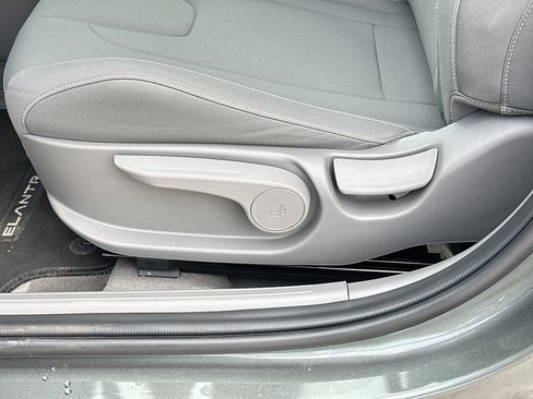 Certified 2024 Hyundai Elantra SEL w/ Convenience Package image 31